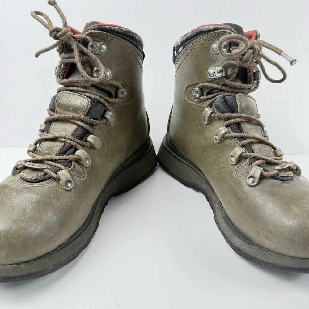 Simms Freestone Wading Boots Size 9 Green Vibram Sole Fly Fishing River Fish